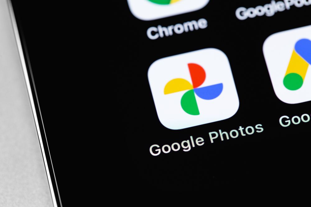 Folosești Google Photos? Din iunie va trebui să plătești pentru a păstra pozele în telefon