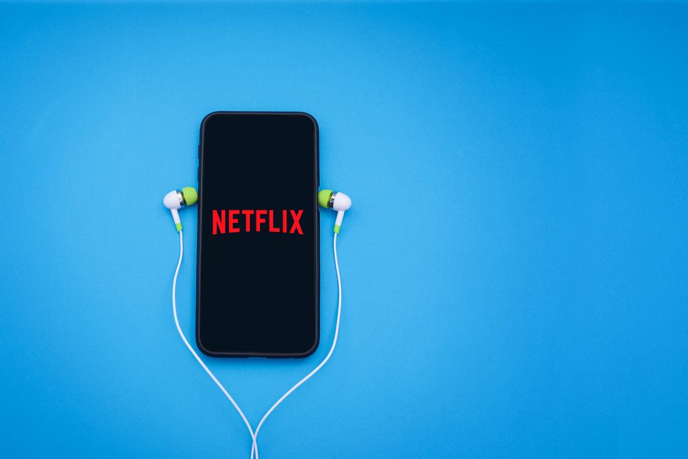 Netflix va permite vizionarea filmelor și serialelor parțial downloadate