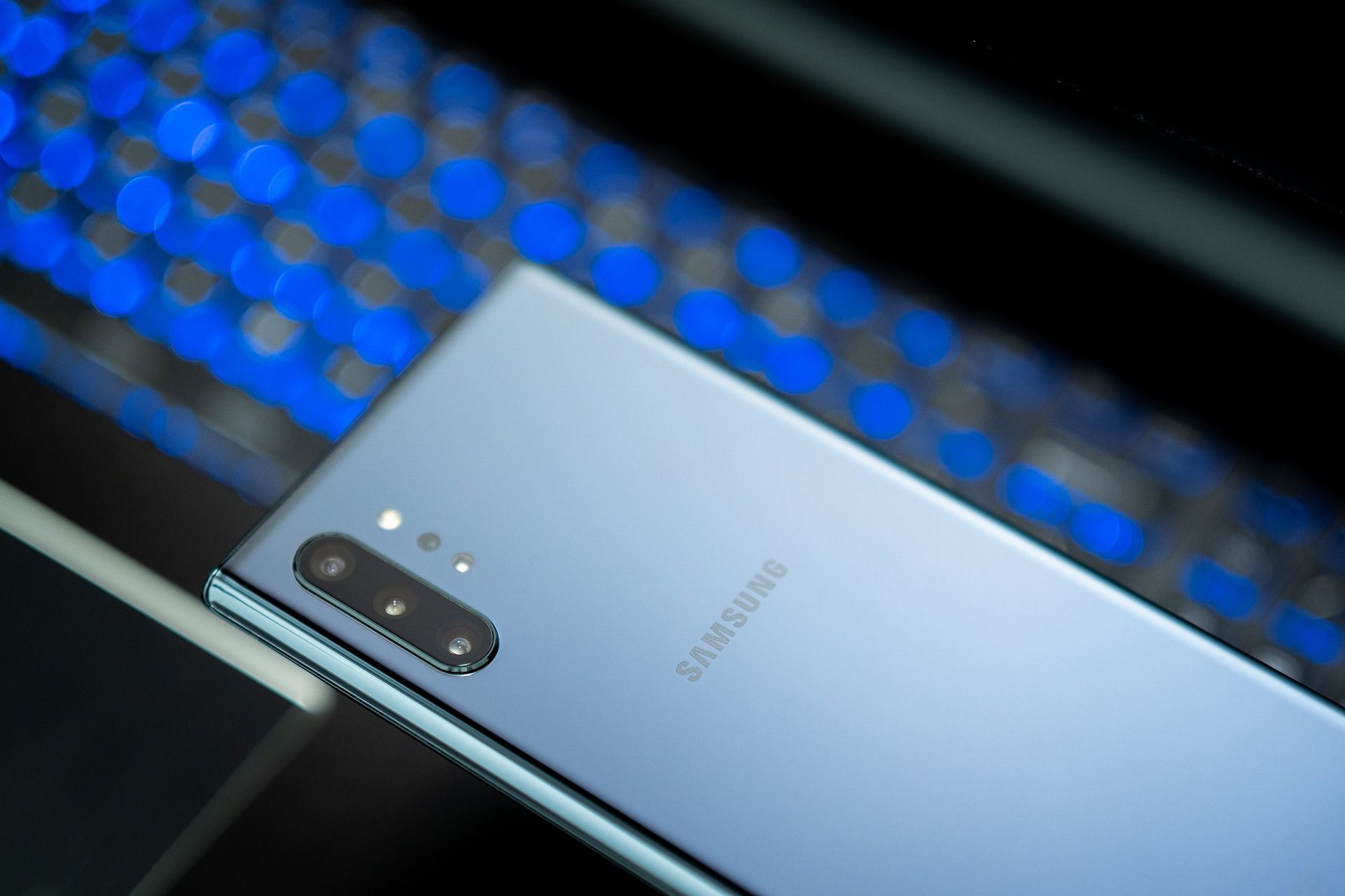 Samsung întrerupe producția de telefoane din seria Note