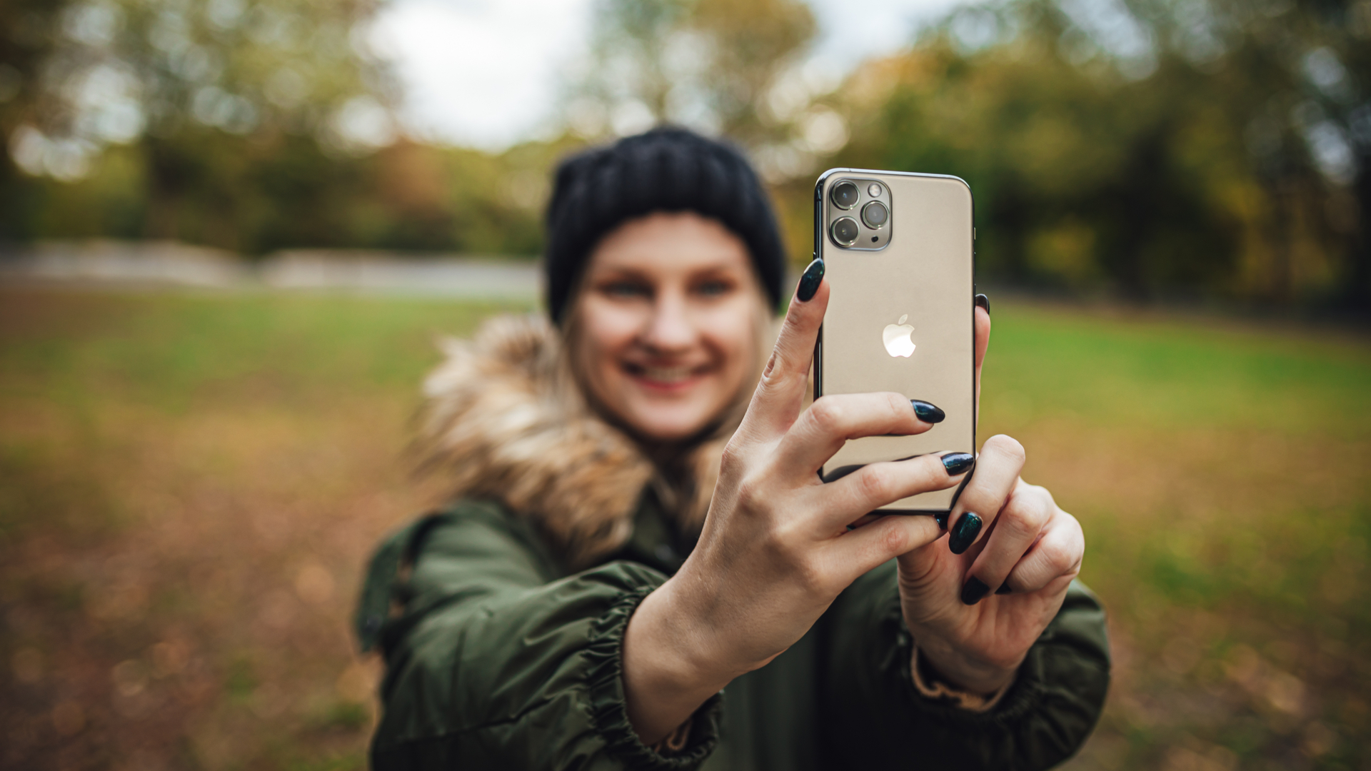 iPhone 14: Apple schimbă camerele selfie de pe viitoarele telefoane