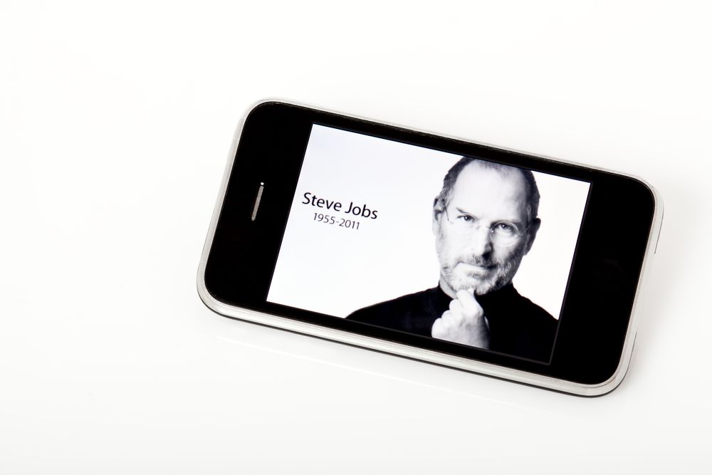 iPhone nano: telefonul la care lucra Steve Jobs, dar care nu s-a mai lansat