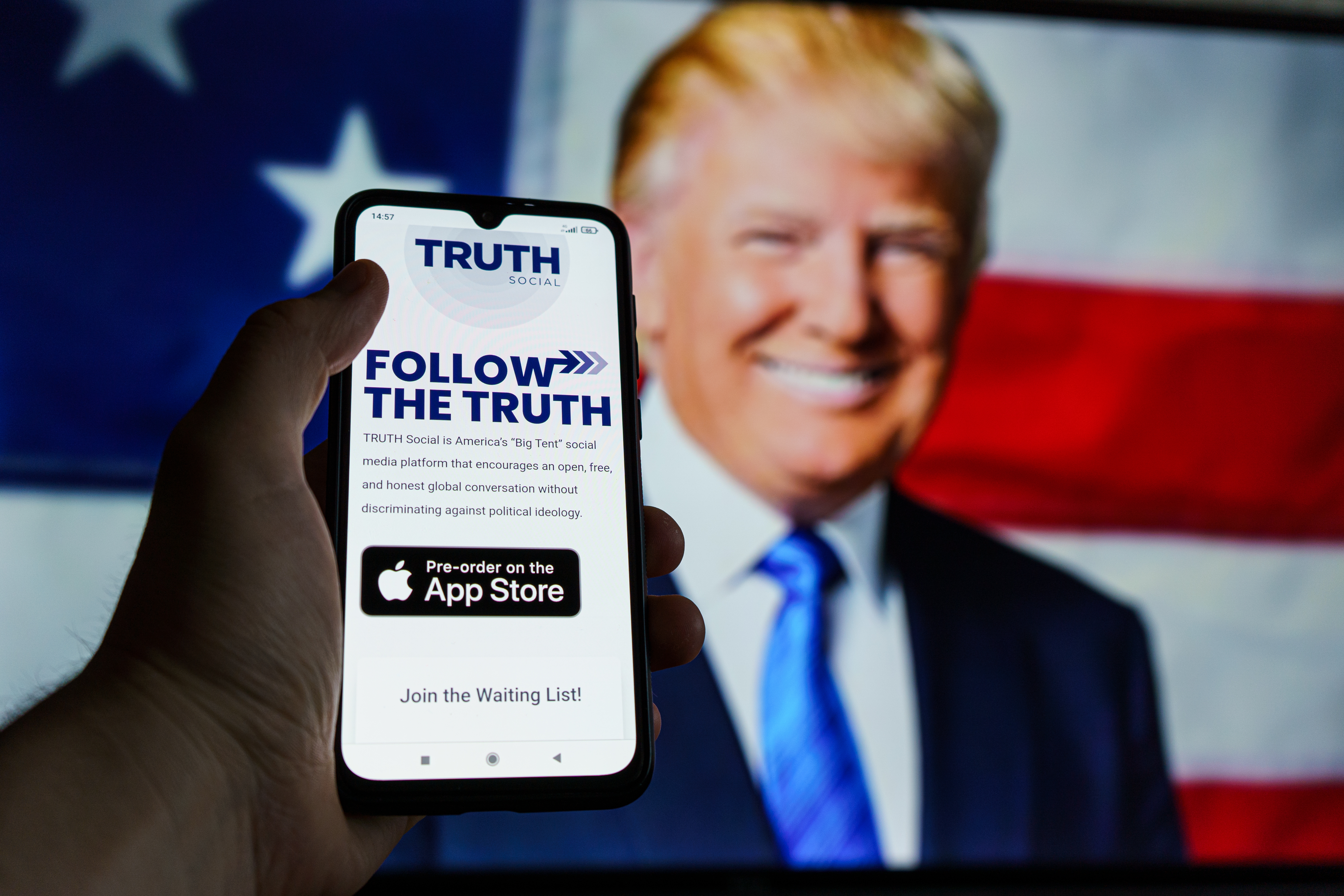 Donald Trump și-a lansat (în sfârșit) aplicația de social media promisă încă de anul trecut