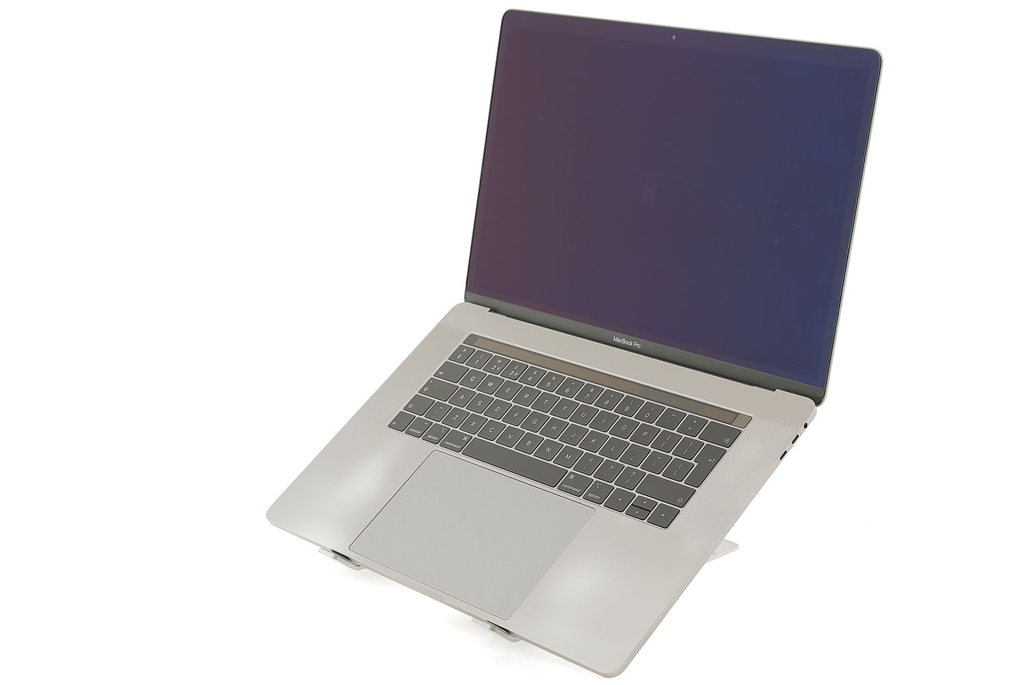Apple MacBook Pro 15″ Touch Bar 2019, i7 2.6 GHz, 16 GB, AMD Radeon Pro 555X 512 GB Space Gray - Много добро