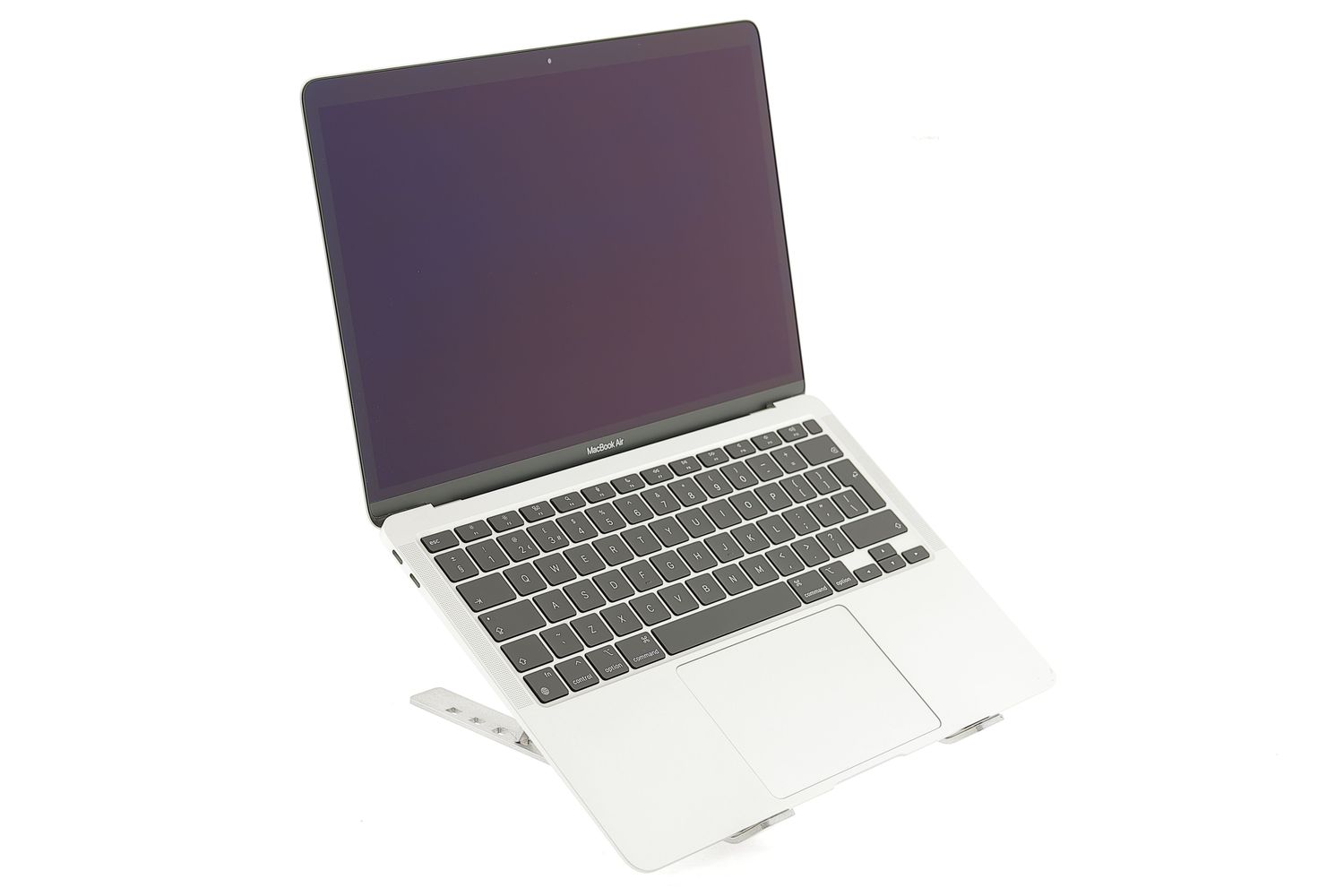 Apple MacBook Air 13″ 2020, M1 8 Cores, 8 GB, 8 core GPU 512 GB Silver - Kiváló