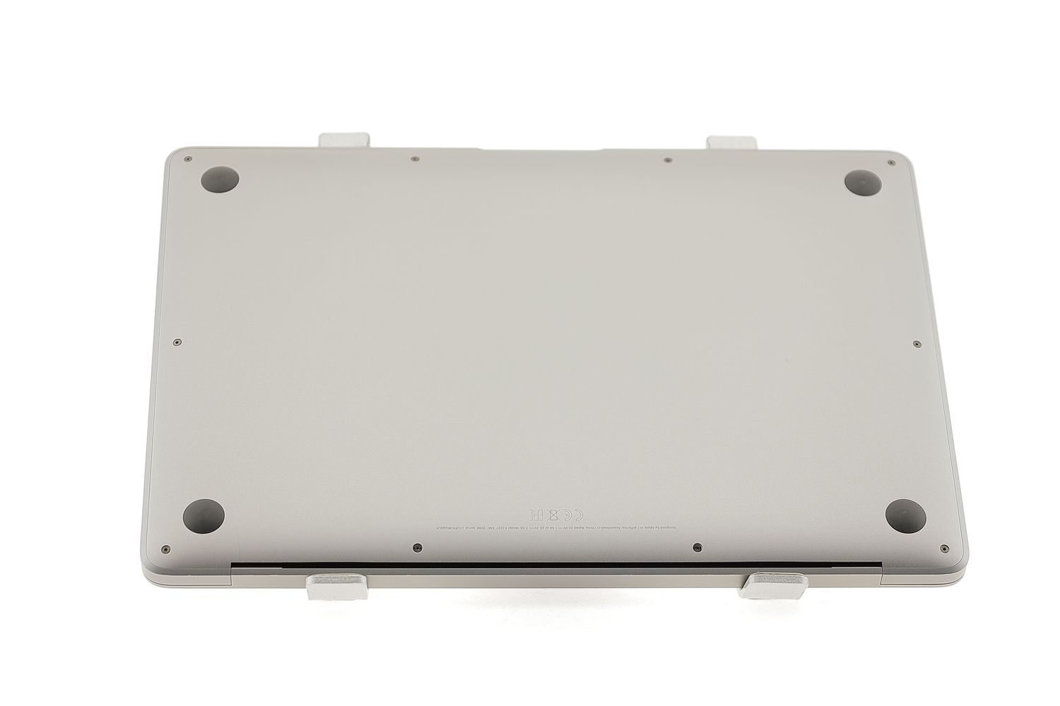 Apple MacBook Air 13″ 2020, M1 8 Cores, 16 GB, 7 core GPU 256 GB Space Gray - Много добро