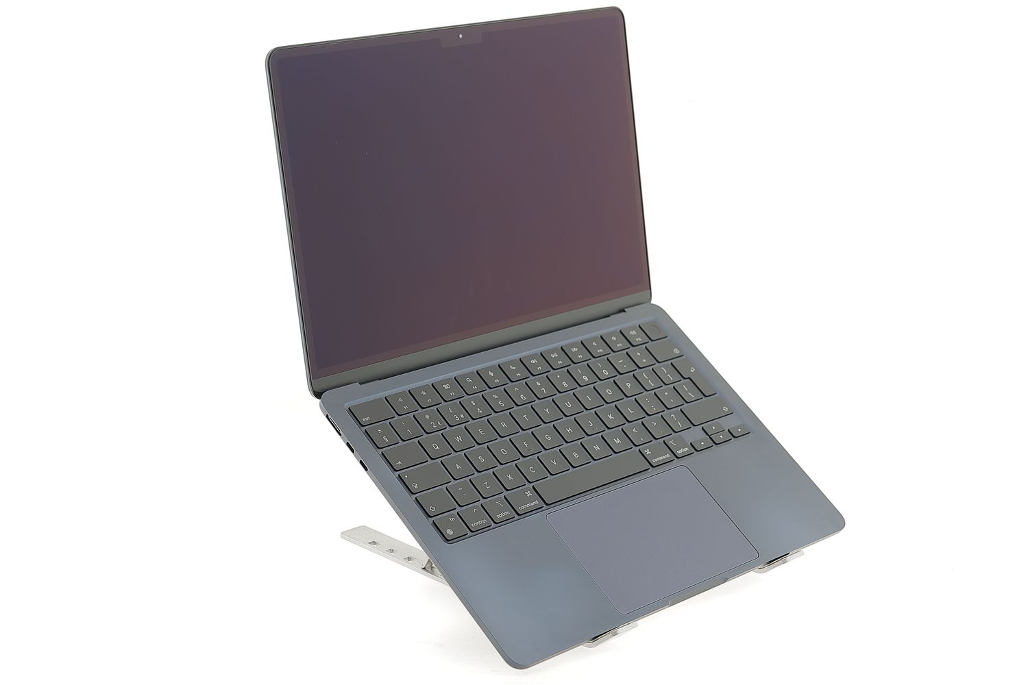 Apple MacBook Air 13″ 2022, M2 8 Cores, 8 GB, 8 core GPU 256 GB Midnight