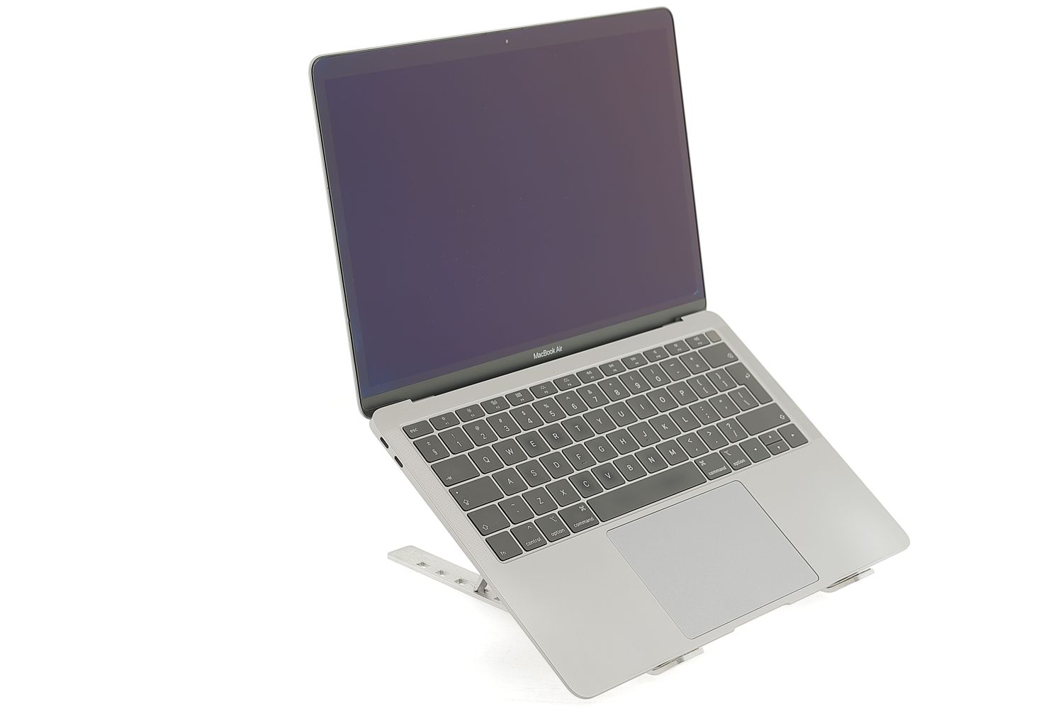 Apple MacBook Air 13″ 2019, i5 1.6 GHz, 8 GB, Intel UHD Graphics 617 256 GB Space Gray - Újszerű