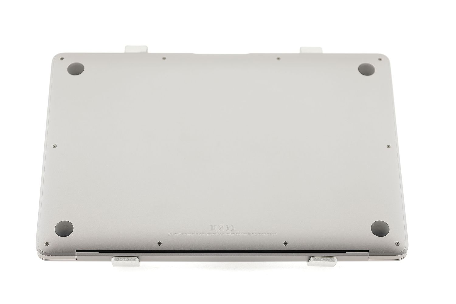 Apple MacBook Air 13″ 2020, i3 1.1 GHz, 8 GB, Intel Iris Plus 256 GB Space Gray - Много добро