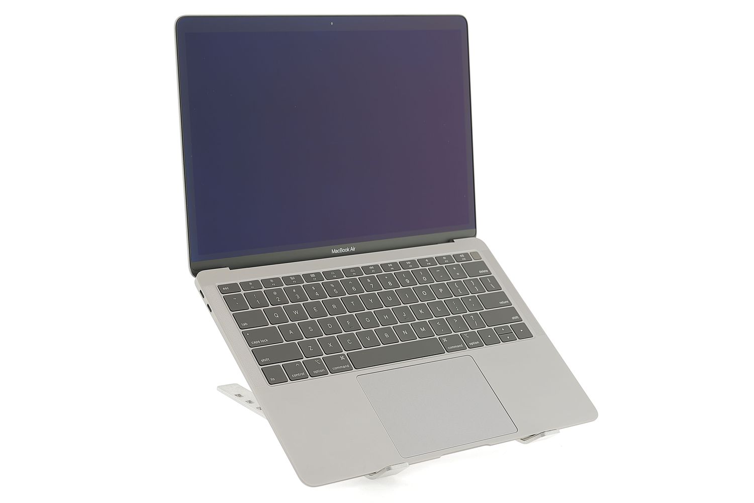 Apple MacBook Air 13″ 2019, i5 1.6 GHz, 8 GB, Intel UHD Graphics 617 128 GB Space Gray - Kiváló