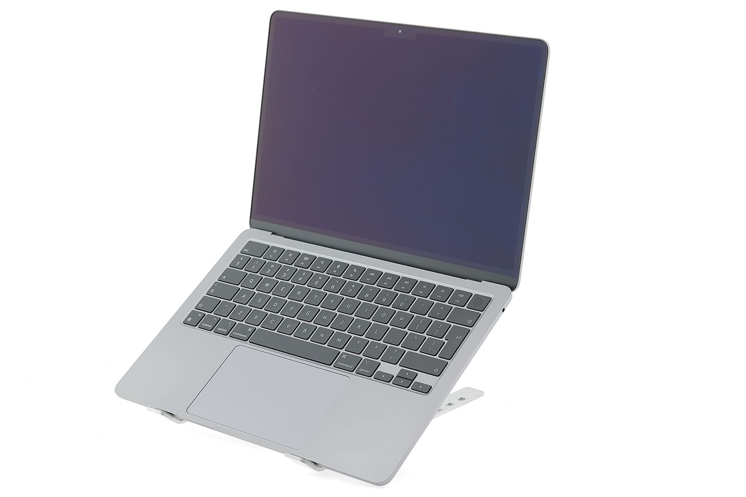 Apple MacBook Air 13″ 2022, M2 8 Cores, 8 GB, 8 core GPU 256 GB Space Gray - Foarte bun