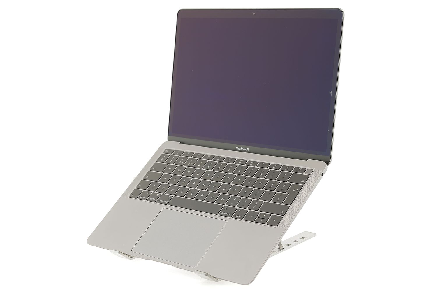 Apple MacBook Air 13″ 2019, i5 1.6 GHz, 8 GB, Intel UHD Graphics 617 128 GB Space Gray - Отлично