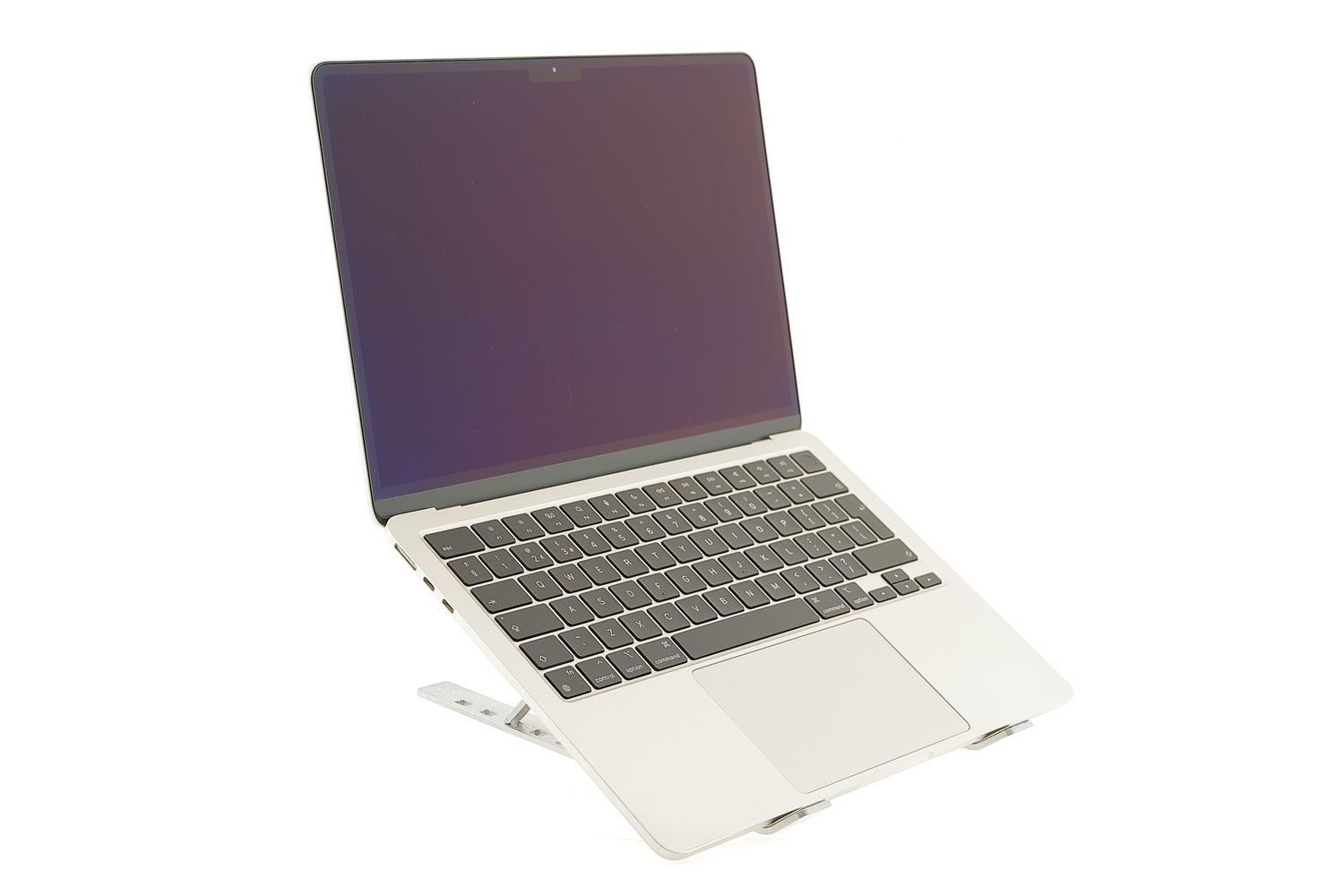 Apple MacBook Air 13″ 2022, M2 8 Cores, 8 GB, 10 core GPU 512 GB Starlight - Nagyon jó