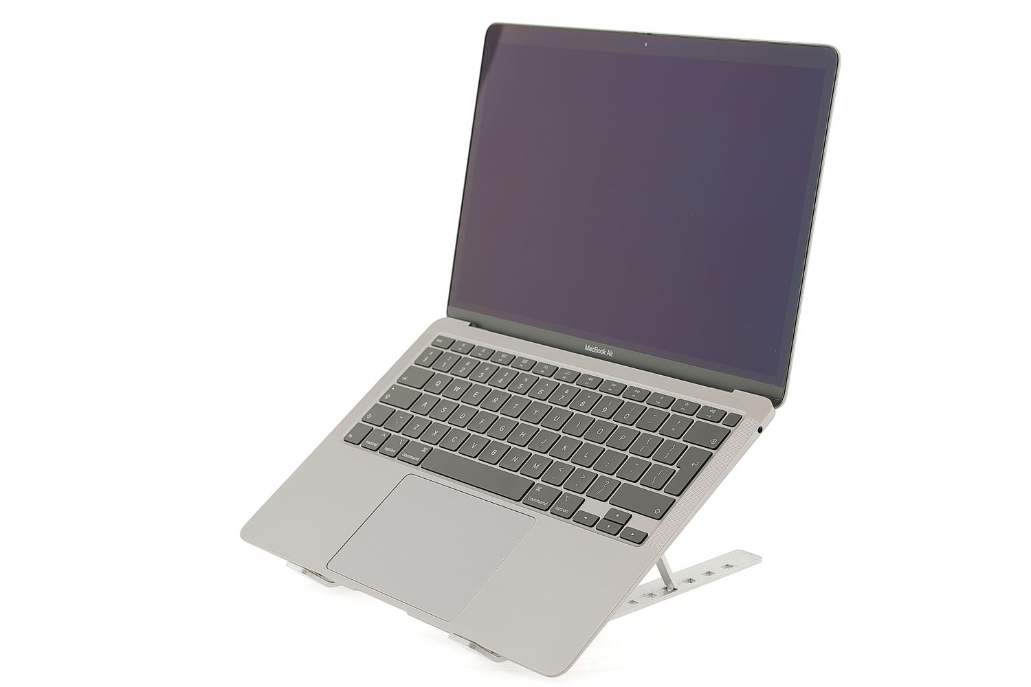 Apple MacBook Air 13″ 2020, i3 1.1 GHz, 8 GB, Intel Iris Plus 256 GB Space Gray - Foarte bun