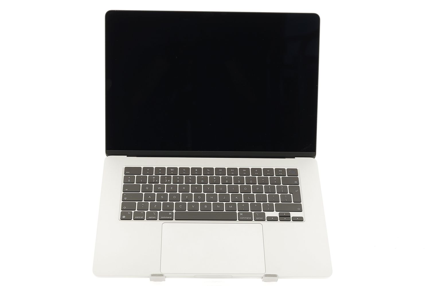 Apple MacBook Air 15″ 2023, M2 8 Cores, 8 GB, 10 core GPU 256 GB Silver - Много добро