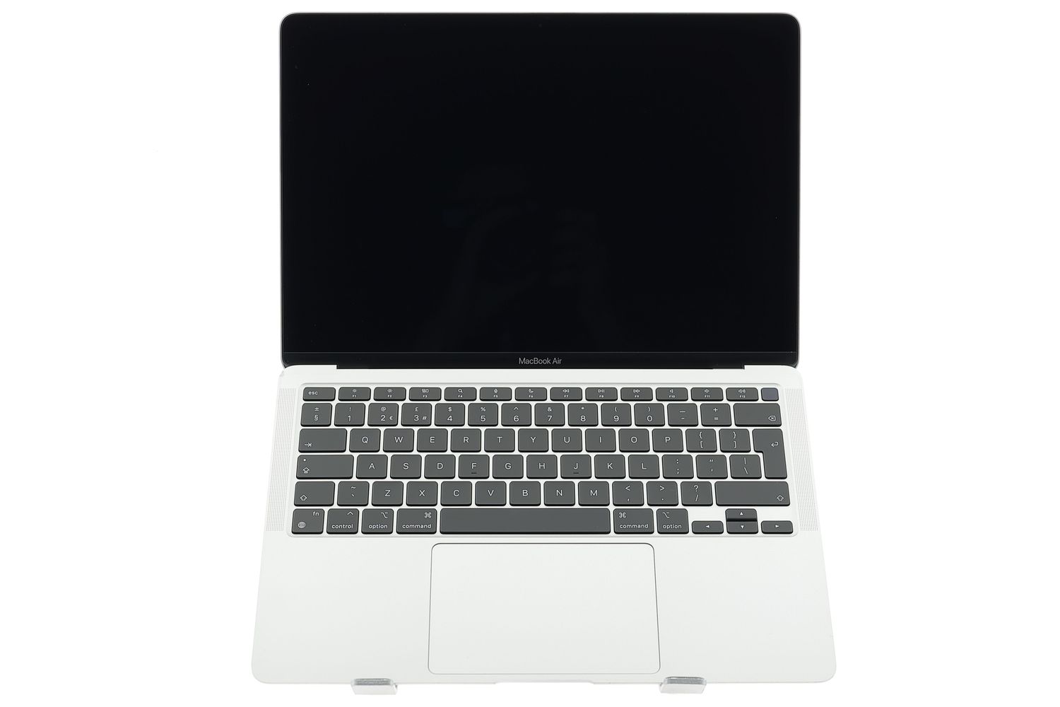 Apple MacBook Air 13″ 2020, i3 1.1 GHz, 8 GB, Intel Iris Plus 256 GB Silver - Добро