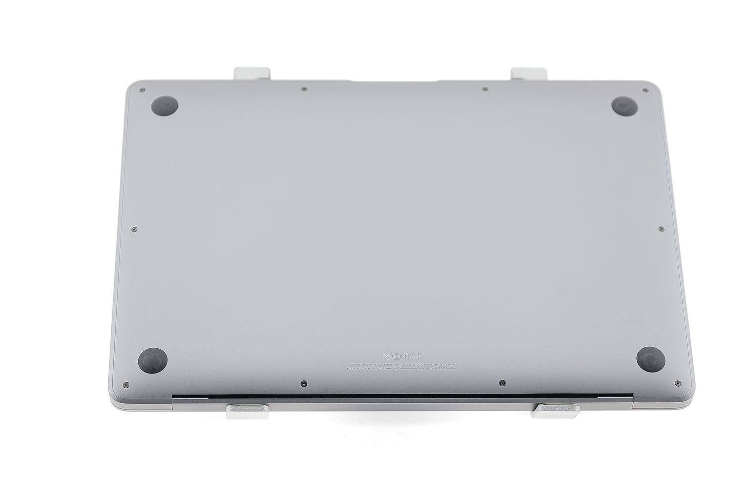 Apple MacBook Air 13″ 2020, M1 8 Cores, 8 GB, 7 core GPU 128 GB Space Gray - Excelent