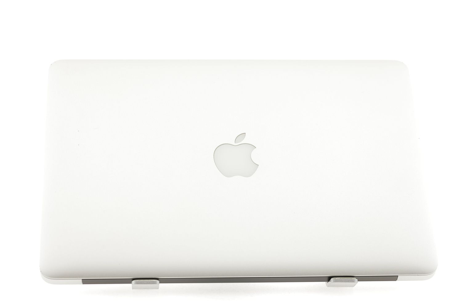 Apple MacBook Air 13″ 2017, i5 1.8 GHz, 8 GB, HD Graphics 6000 128 GB Silver - Много добро