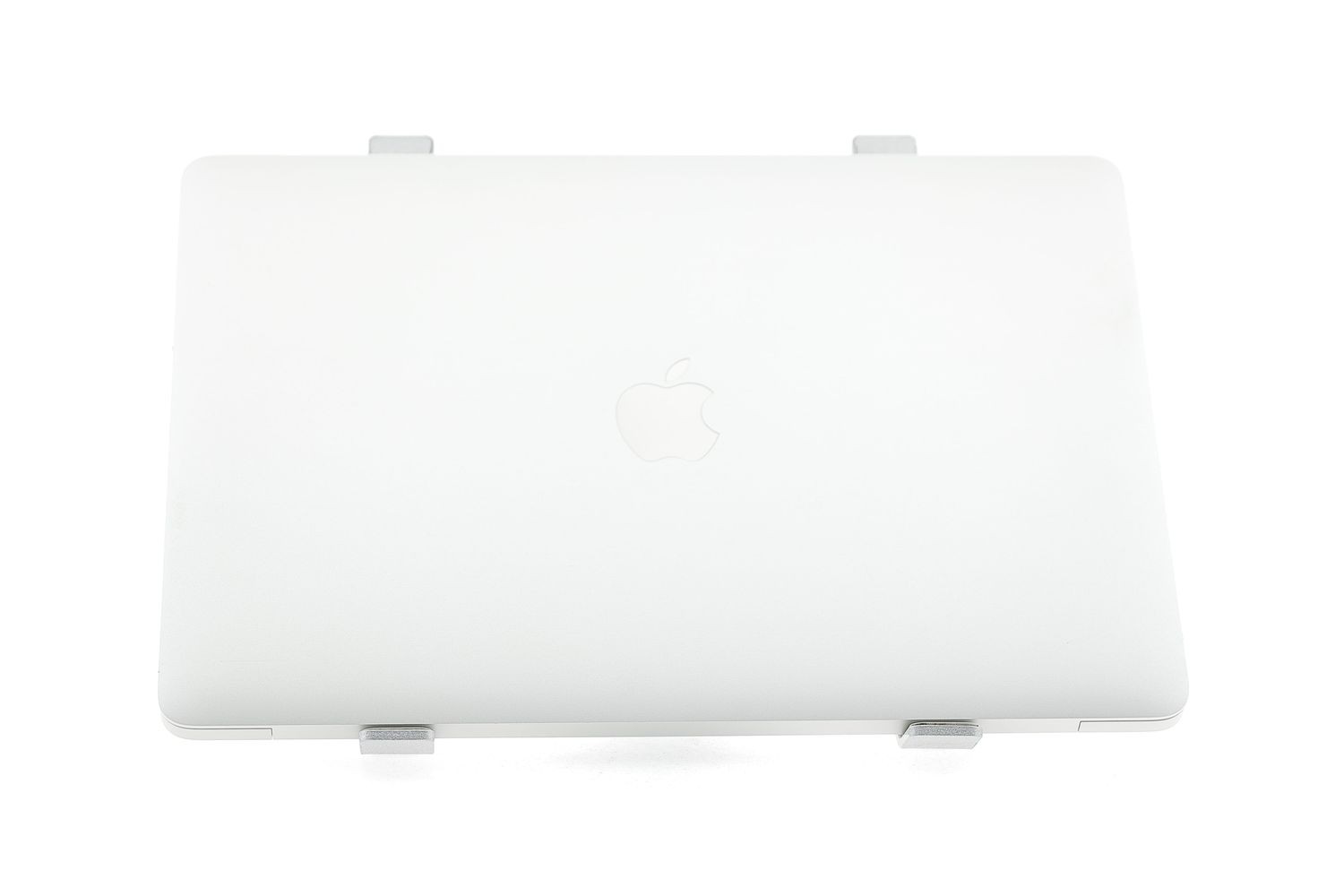 Apple MacBook Air 13″ 2020, i7 1.2 GHz, 8 GB, Intel Iris Plus 256 GB Silver - Отлично