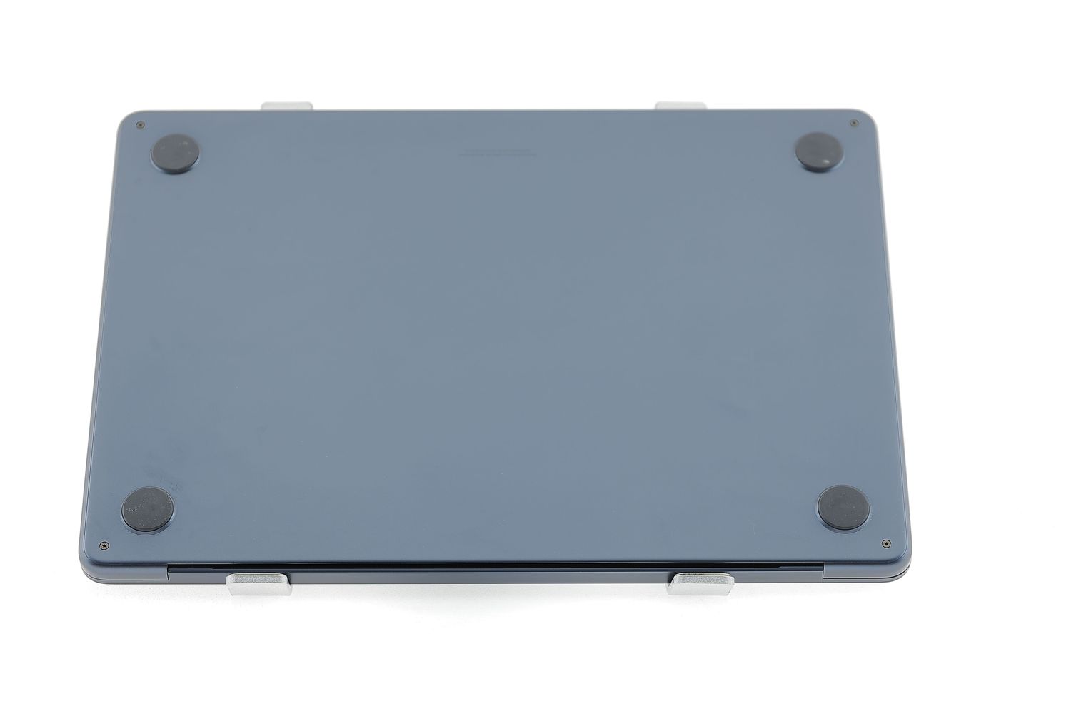 Apple MacBook Air 13″ 2022, M2 8 Cores, 16 GB, 8 core GPU 256 GB Midnight - Отлично