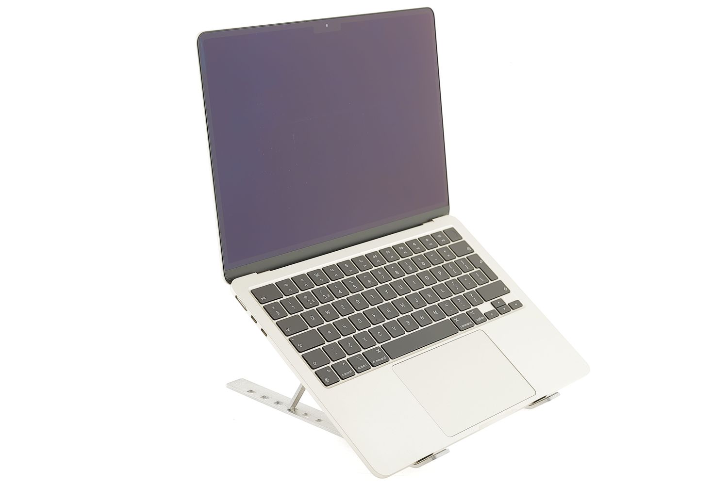Apple MacBook Air 13″ 2022, M2 8 Cores, 8 GB, 8 core GPU 256 GB Starlight - Kiváló