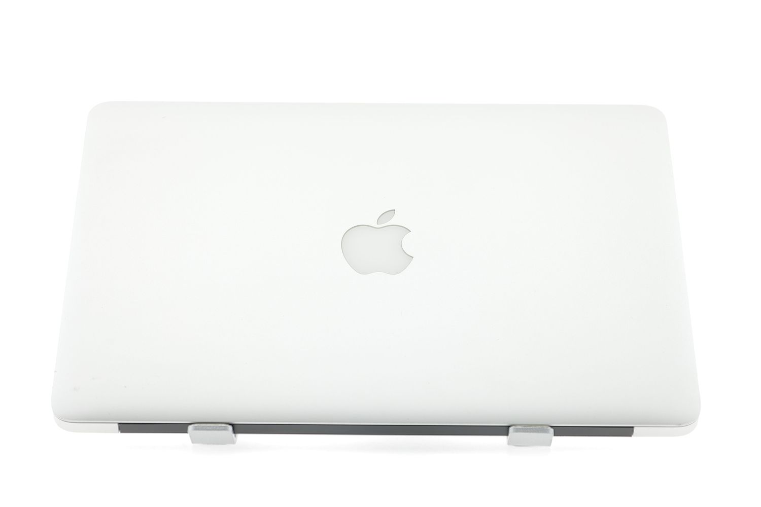 Apple MacBook Air 13″ 2017, i5 1.8 GHz, 8 GB, HD Graphics 6000 128 GB Silver - Много добро