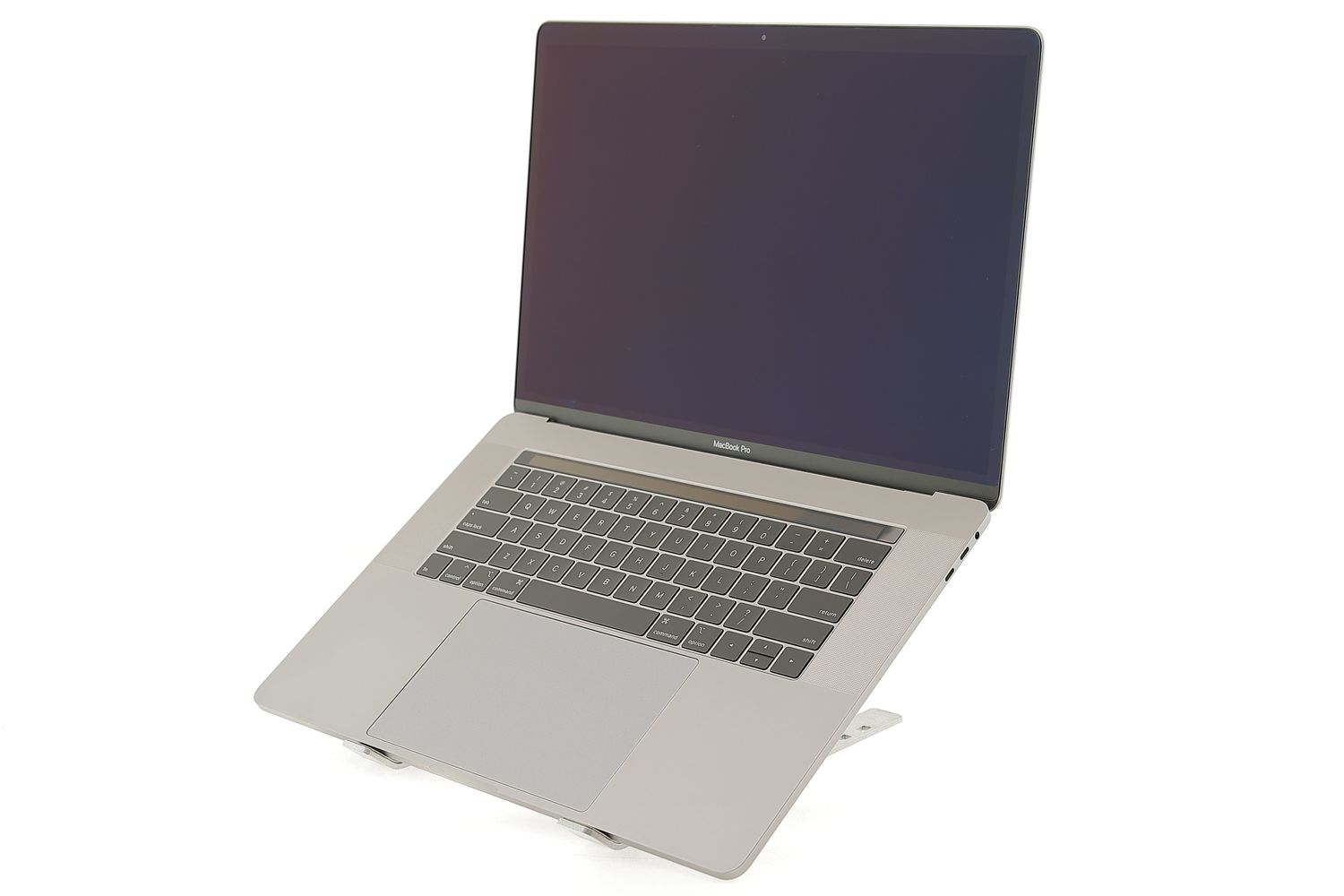 Apple MacBook Pro 15″ Touch Bar 2019, i7 2.6 GHz, 32 GB, AMD Radeon Pro 555X 256 GB Space Gray - Foarte bun