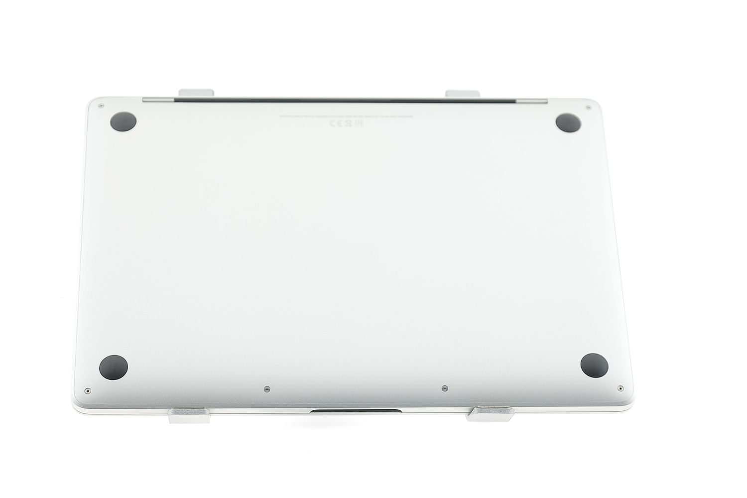 Apple MacBook Pro 13″ 2022, M2 8 Cores, 8 GB, 10 core GPU 256 GB Silver - Ca nou