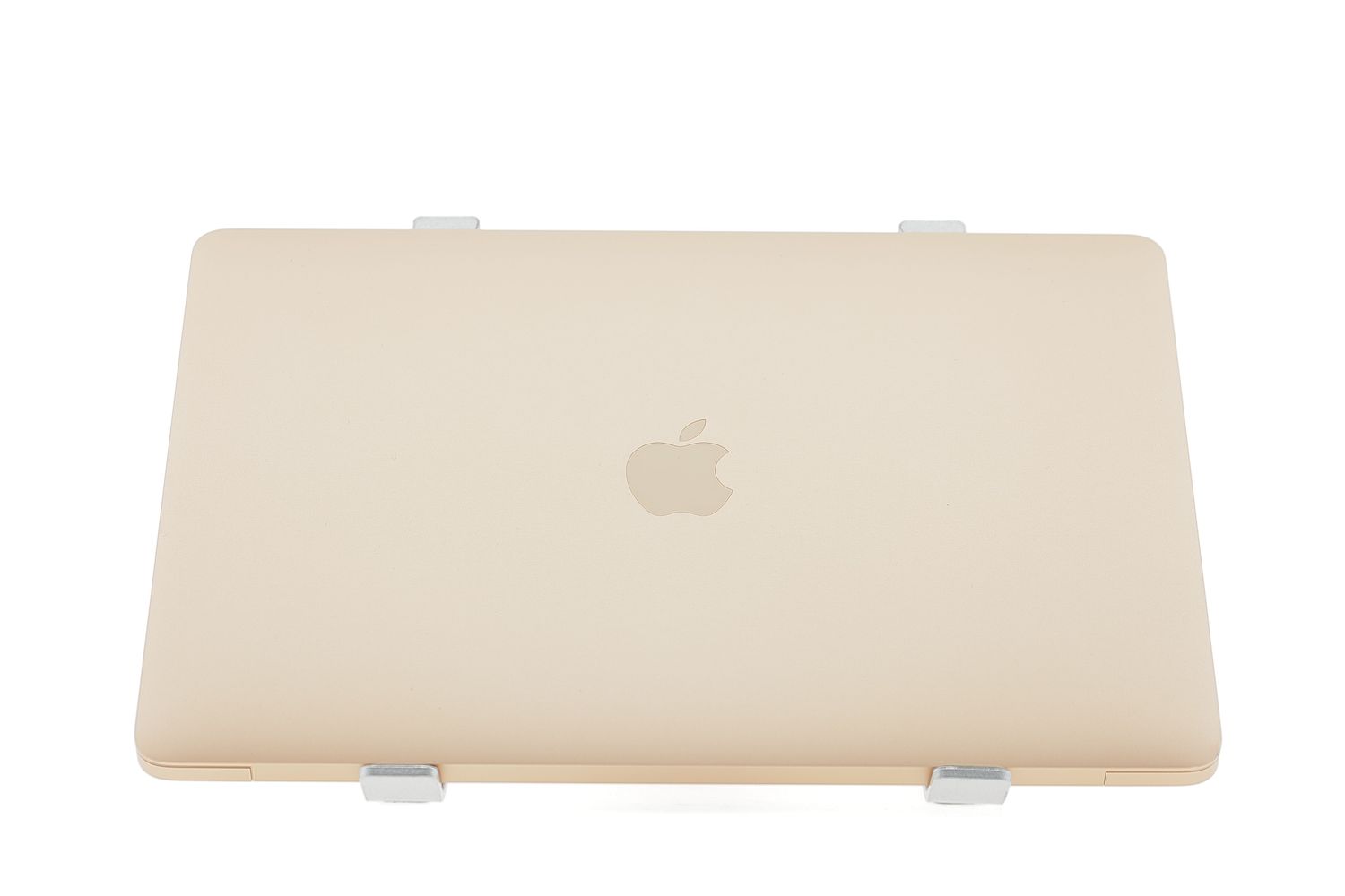 Apple MacBook Air 13″ 2020, M1 8 Cores, 8 GB, 8 core GPU 512 GB Gold - Много добро