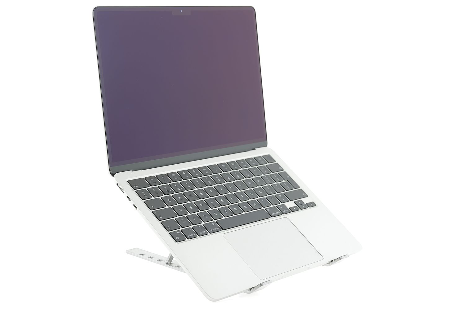 Apple MacBook Air 13″ 2022, M2 8 Cores, 8 GB, 8 core GPU 256 GB Silver - Като нов