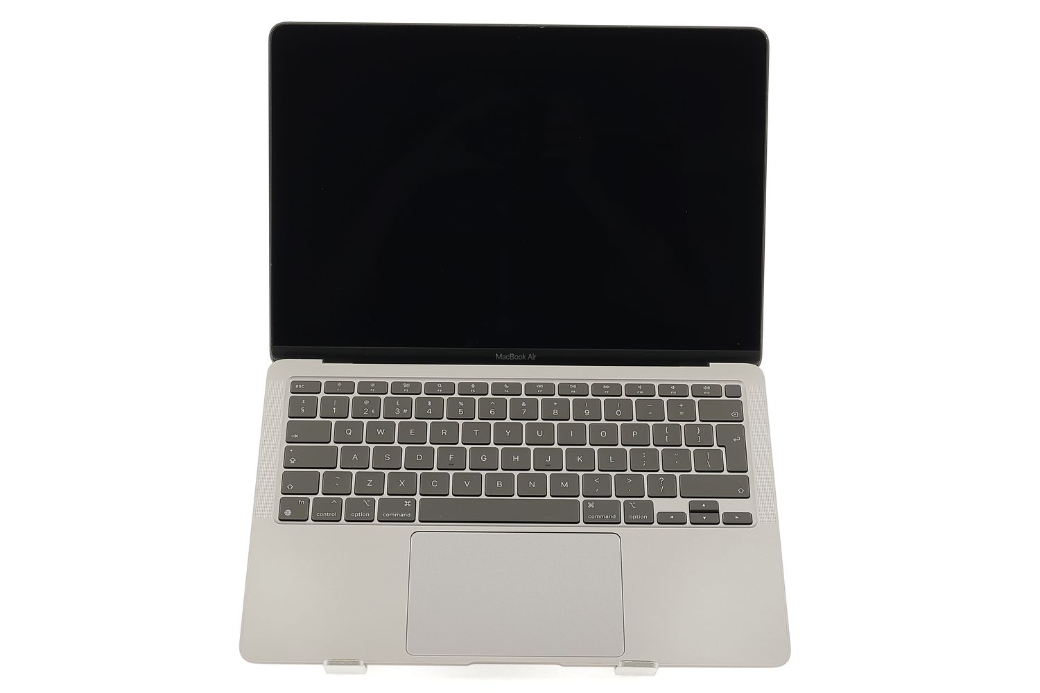 Apple MacBook Air 13″ 2020, i3 1.1 GHz, 8 GB, Intel Iris Plus 256 GB Space Gray - Foarte bun