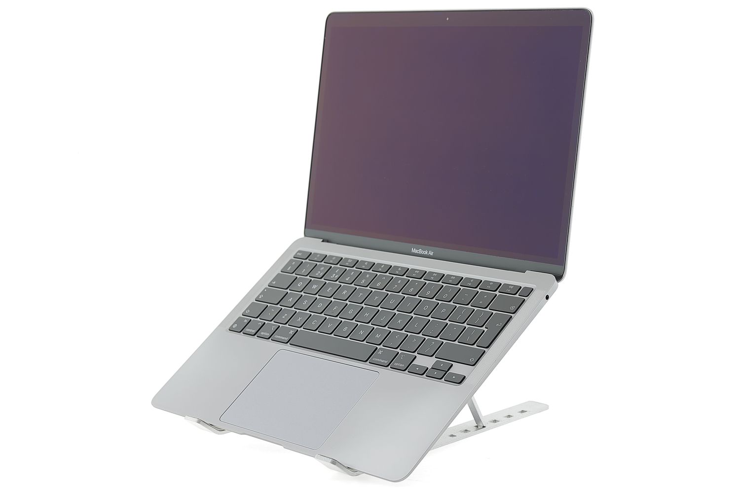 Apple MacBook Air 13″ 2020, i3 1.1 GHz, 8 GB, Intel Iris Plus 256 GB Space Gray - Отлично