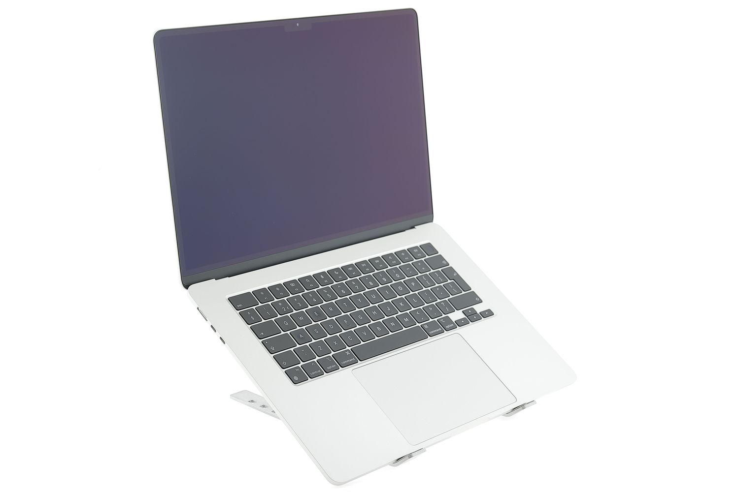 Apple MacBook Air 15″ 2024, M3 8 Cores, 8 GB, 10 core GPU 256 GB Silver - Excelent