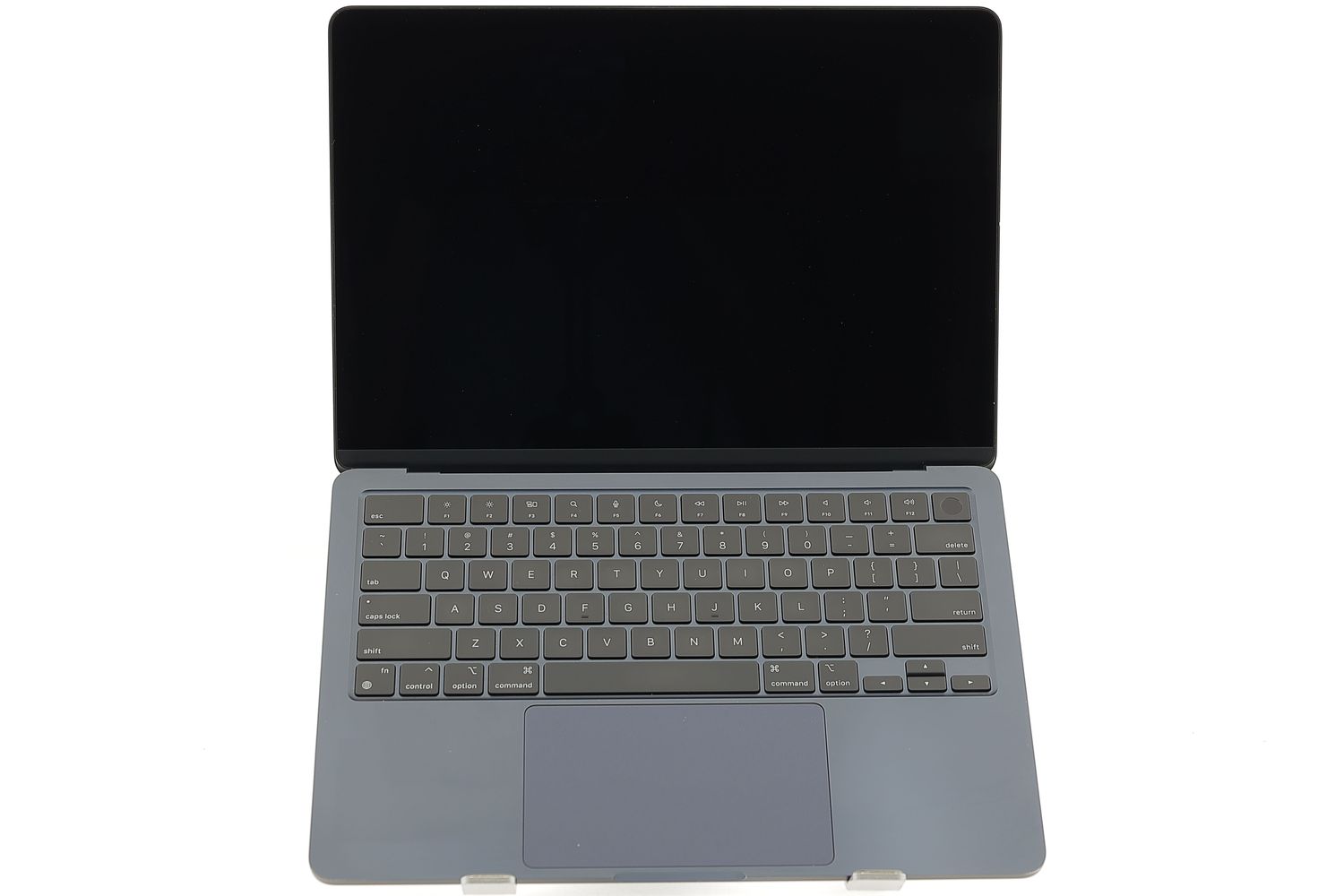 Apple MacBook Air 13″ 2022, M2 8 Cores, 16 GB, 8 core GPU 512 GB Midnight - Foarte bun