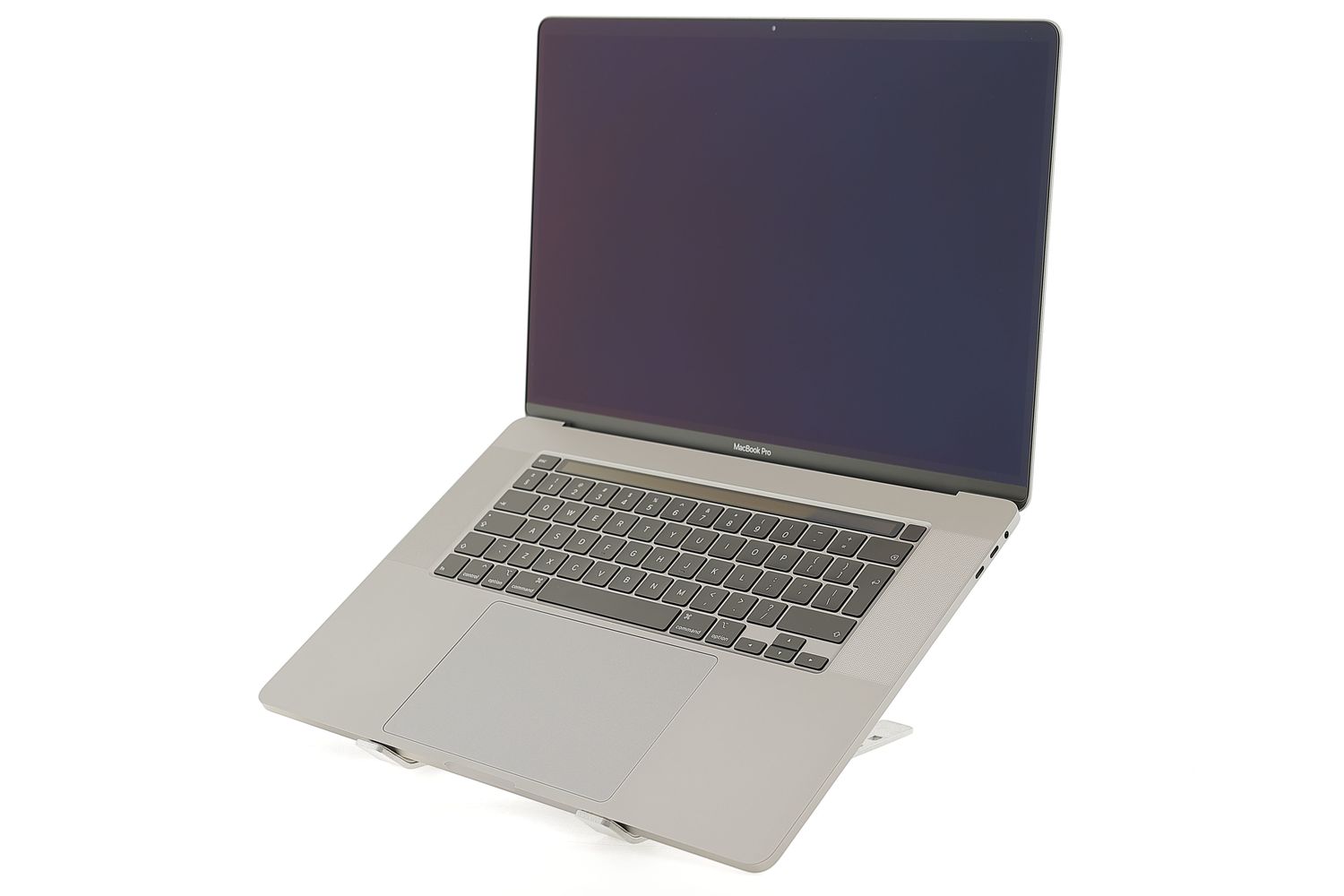 Apple MacBook Pro 16″ Touch Bar 2019, i7 2.6 GHz, 32 GB, AMD Radeon Pro 5300M 512 GB Space Gray - Отлично