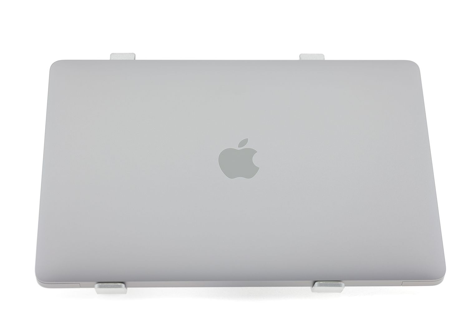 Apple MacBook Air 13″ 2020, M1 8 Cores, 8 GB, 7 core GPU 256 GB Space Gray - Kiváló