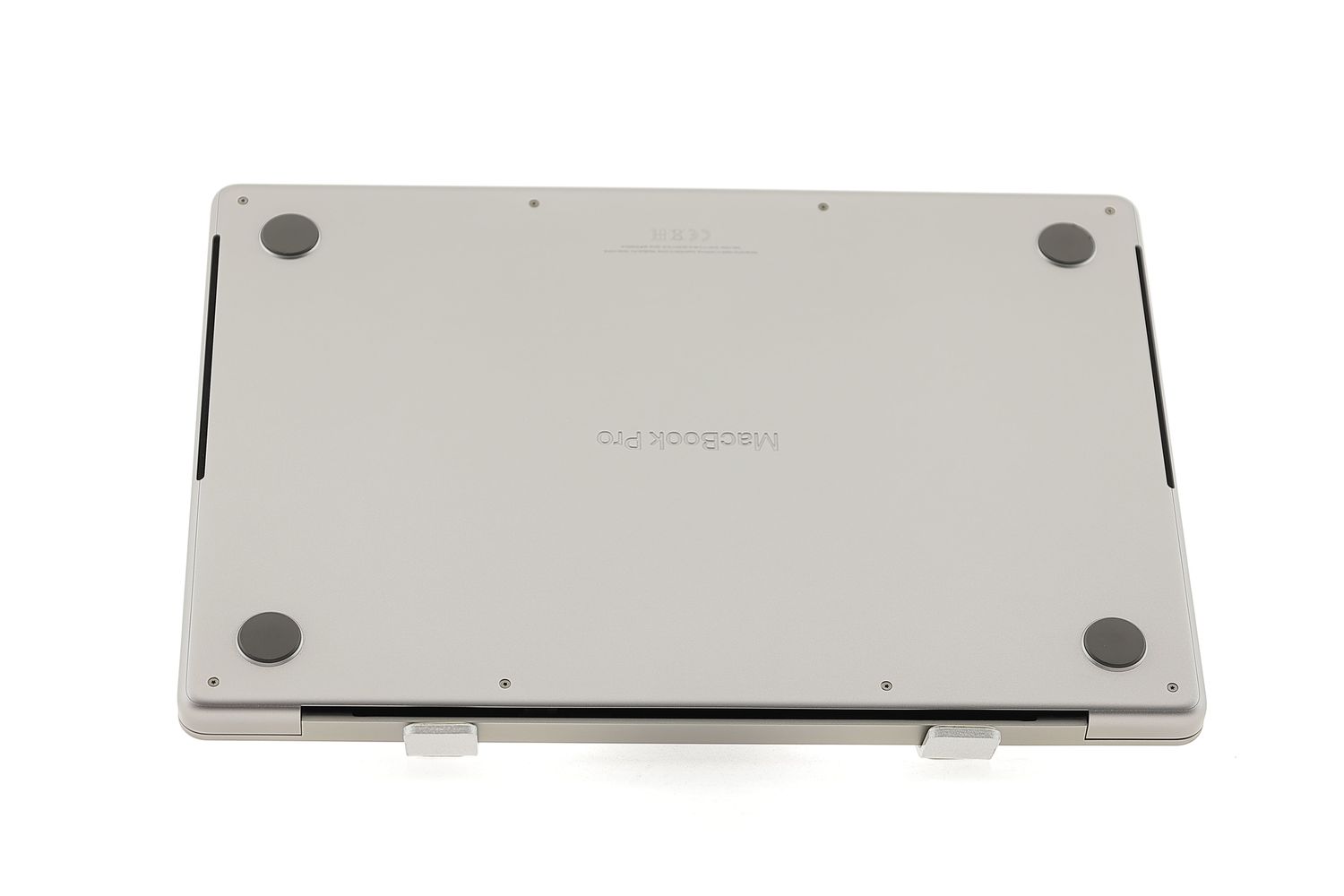Apple MacBook Pro 14″ 2023, M3 8 Cores, 8 GB, 10 core GPU 512 GB Space Gray - Ca nou