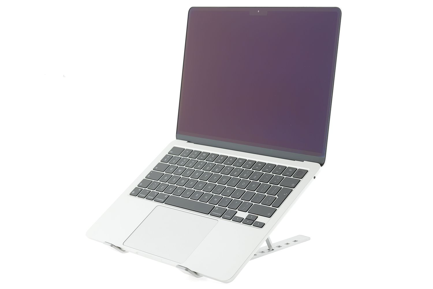 Apple MacBook Air 13″ 2024, M3 8 Cores, 8 GB, 8 core GPU 256 GB Silver - Újszerű