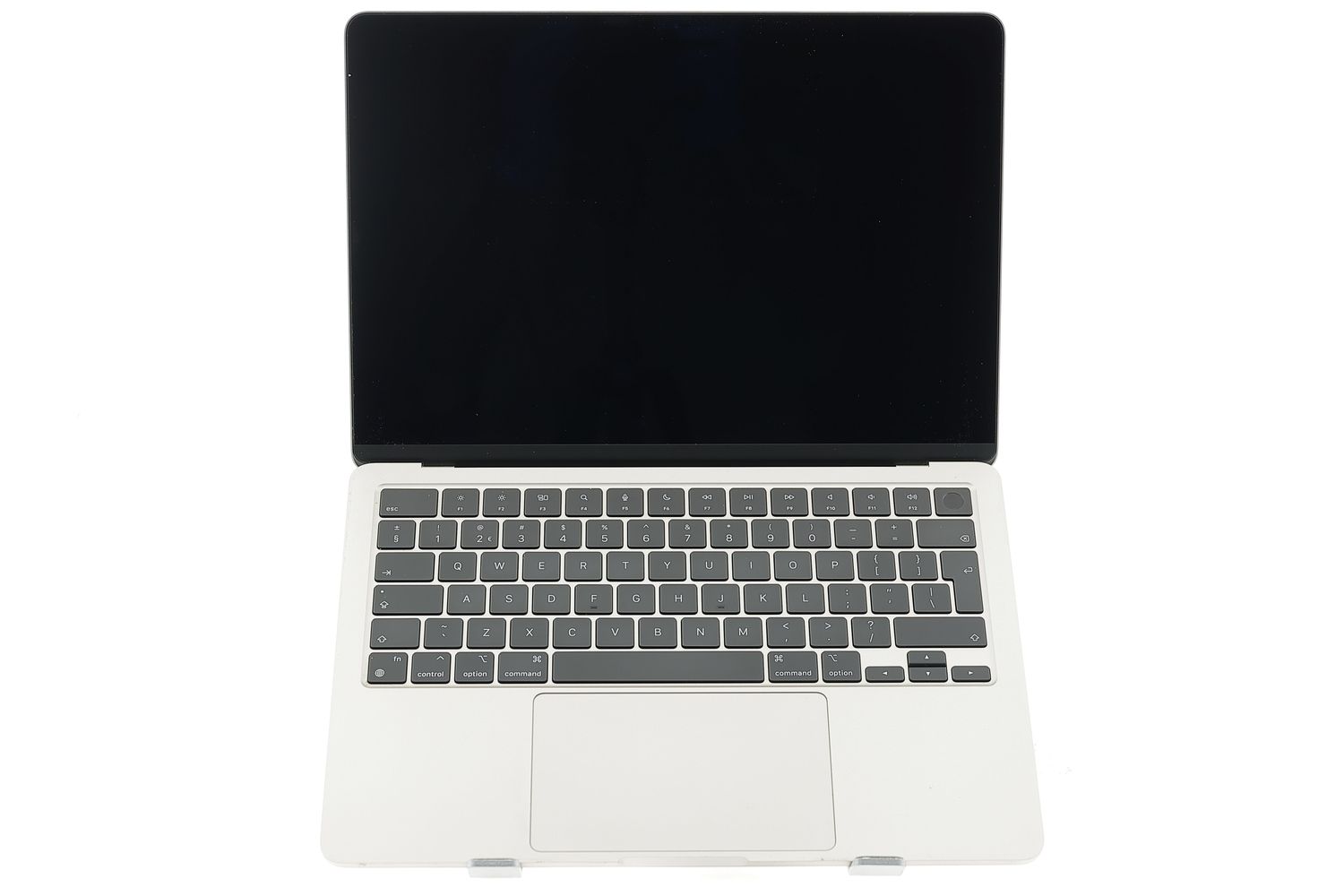 Apple MacBook Air 13″ 2022, M2 8 Cores, 16 GB, 10 core GPU 512 GB Starlight - Много добро
