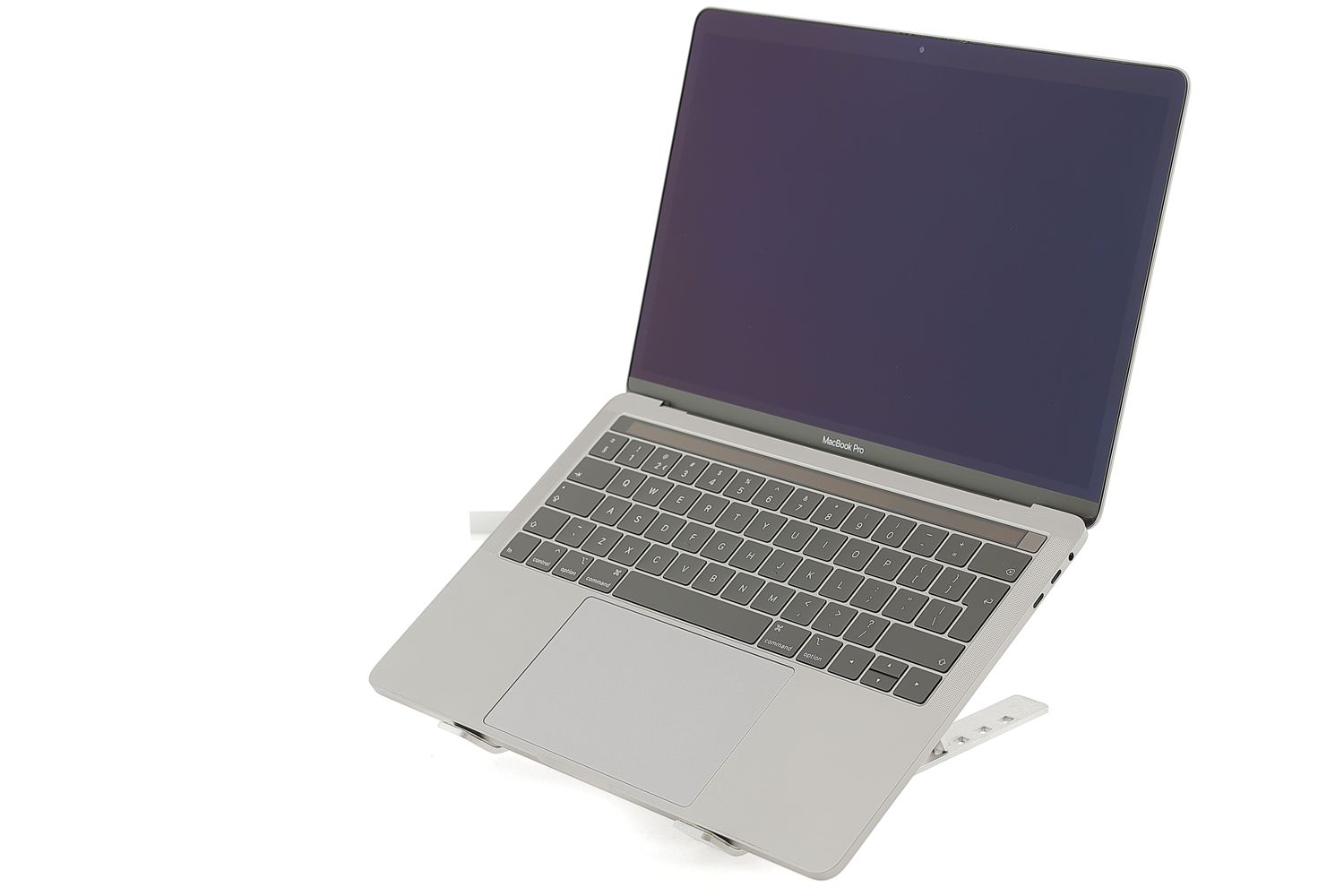 Apple MacBook Pro 13″ Touch Bar 2018, i5 2.3 GHz, 8 GB, Intel Iris Plus Graphics 655 256 GB Space Gray - Като нов