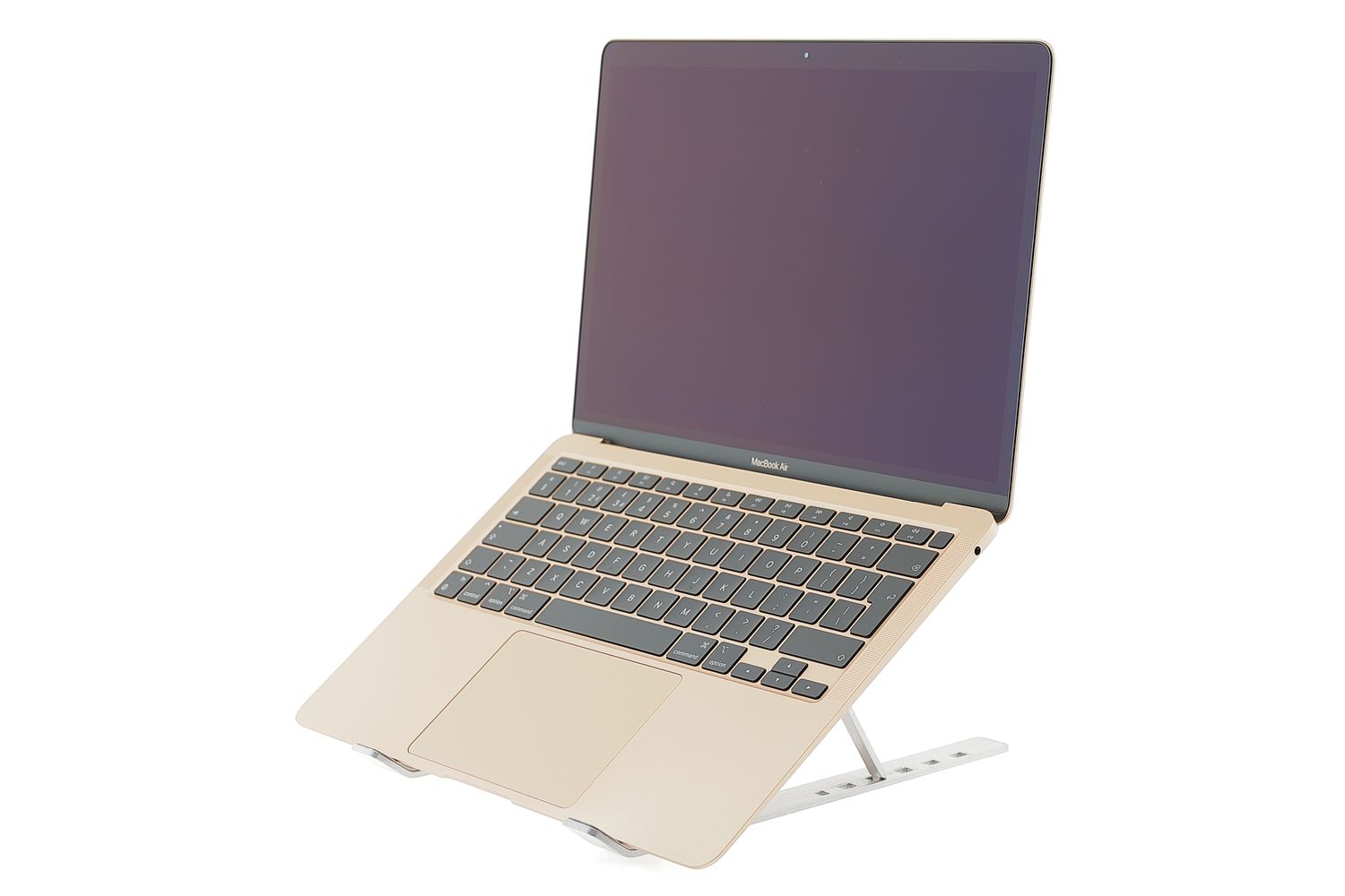 Apple MacBook Air 13″ 2020, M1 8 Cores, 8 GB, 8 core GPU 512 GB Gold - Много добро