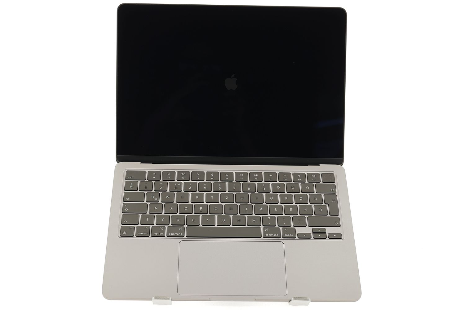 Apple MacBook Air 13″ 2022, M2 8 Cores, 16 GB, 8 core GPU 256 GB Space Gray - Като нов