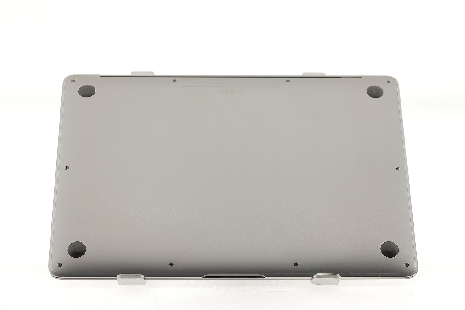 Apple MacBook Air 13″ 2020, i3 1.1 GHz, 8 GB, Intel Iris Plus 256 GB Space Gray - Excelent
