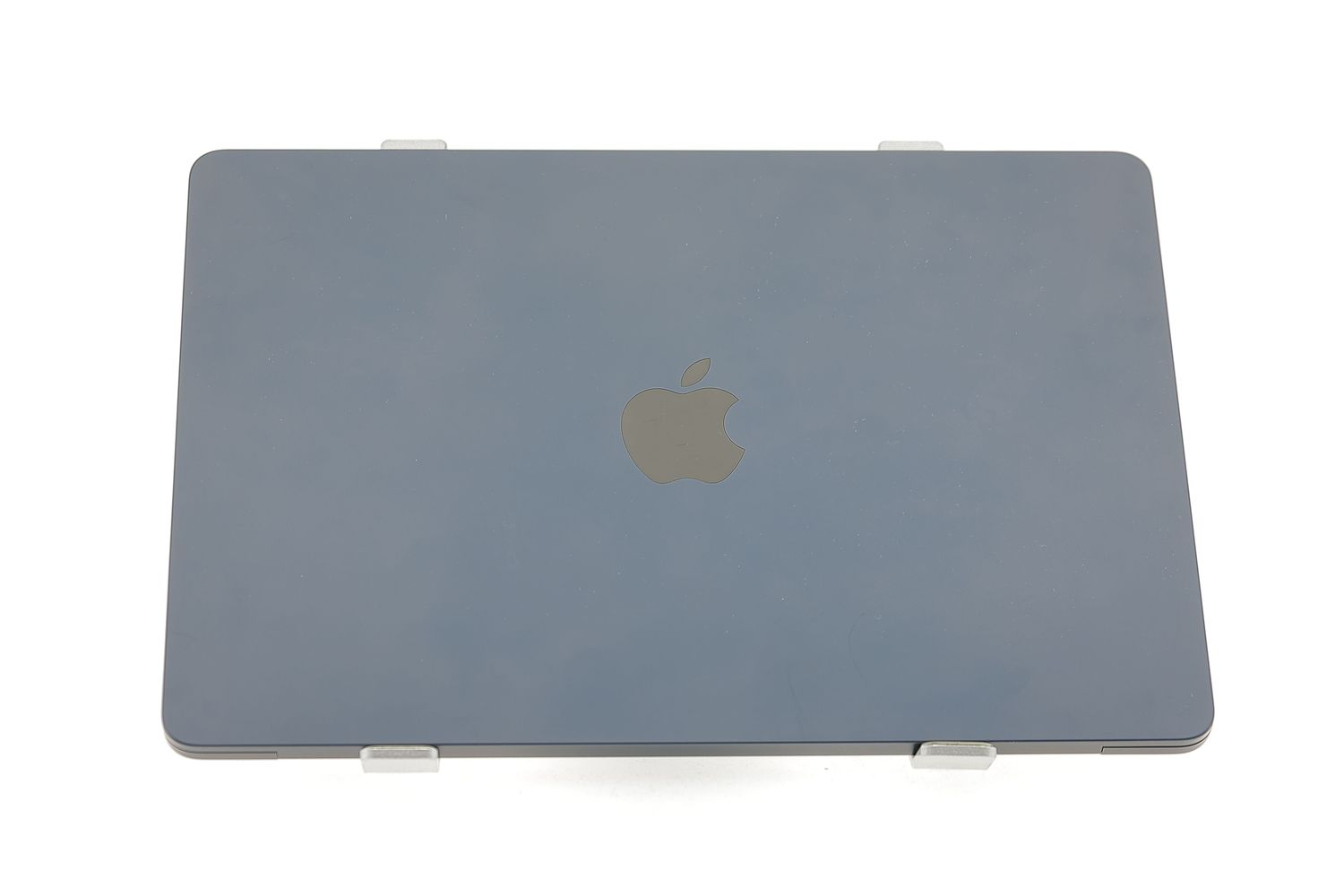 Apple MacBook Air 13″ 2022, M2 8 Cores, 8 GB, 8 core GPU 256 GB Midnight - Újszerű