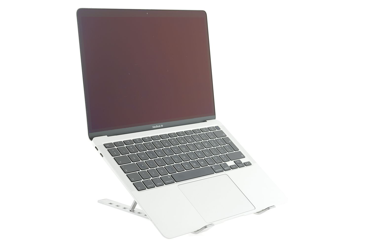 Apple MacBook Air 13″ 2020, i3 1.1 GHz, 8 GB, Intel Iris Plus 256 GB Silver - Много добро