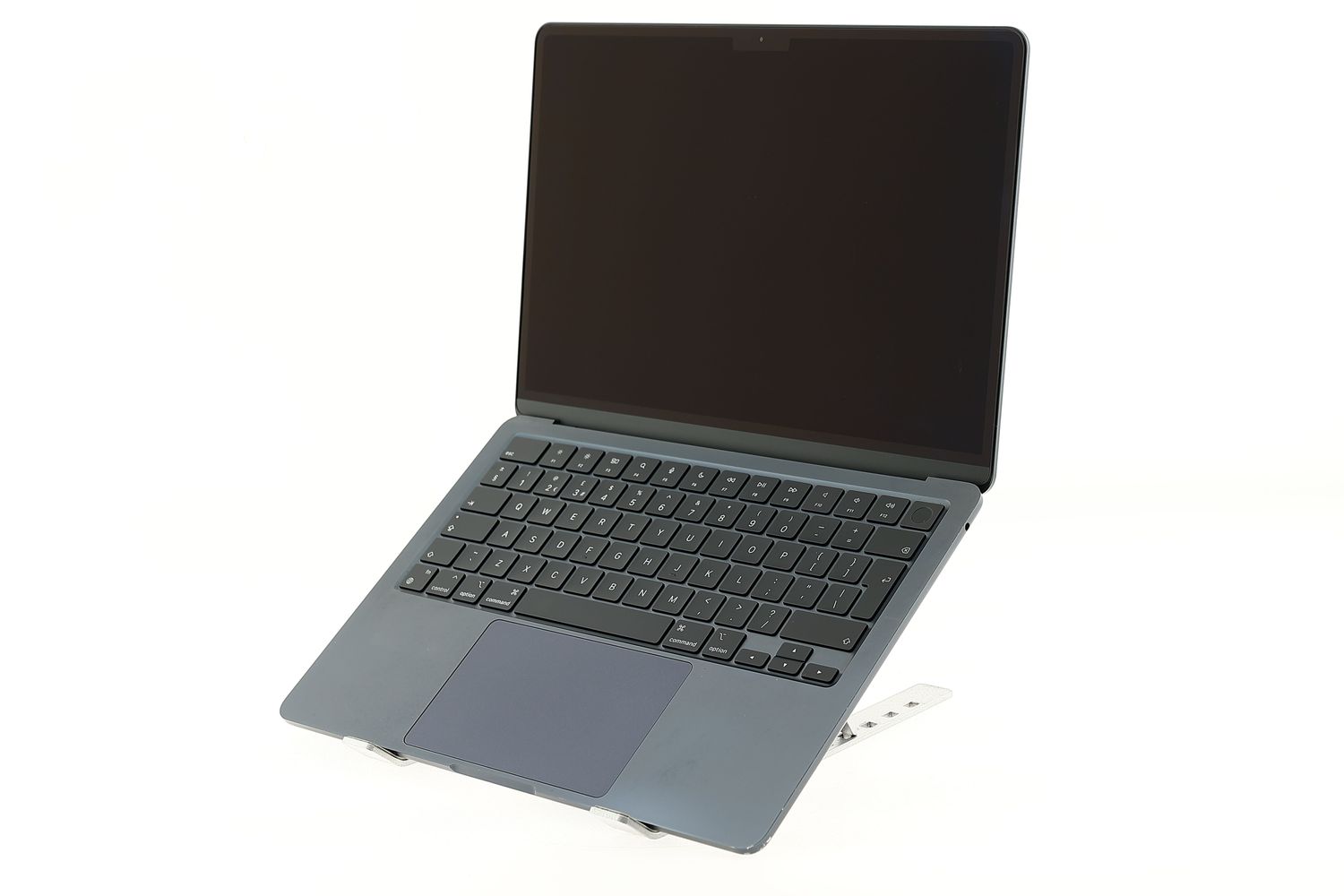 Apple MacBook Air 13″ 2022, M2 8 Cores, 8 GB, 10 core GPU 512 GB Midnight - Foarte bun