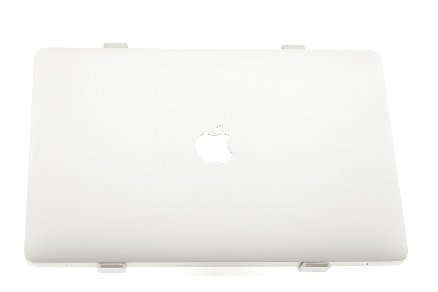 Apple MacBook Pro 13″ 2020, M1 8 Cores, 16 GB, 8 core GPU 256 GB Silver - Отлично