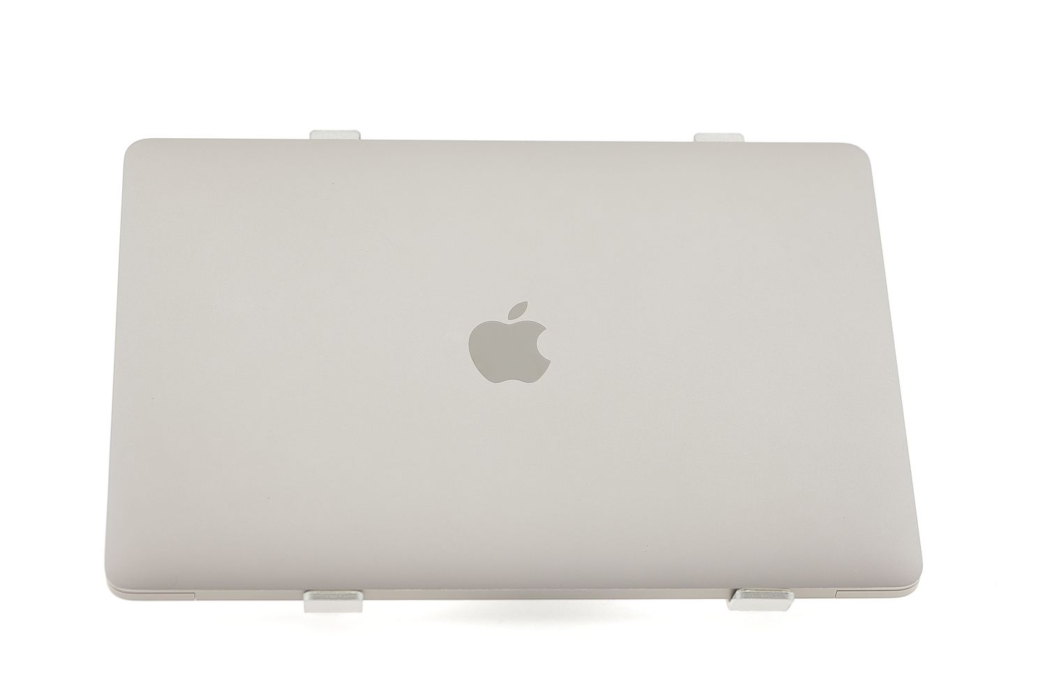 Apple MacBook Pro 13″ 2020, M1 8 Cores, 8 GB, 8 core GPU 256 GB Space Gray - Много добро