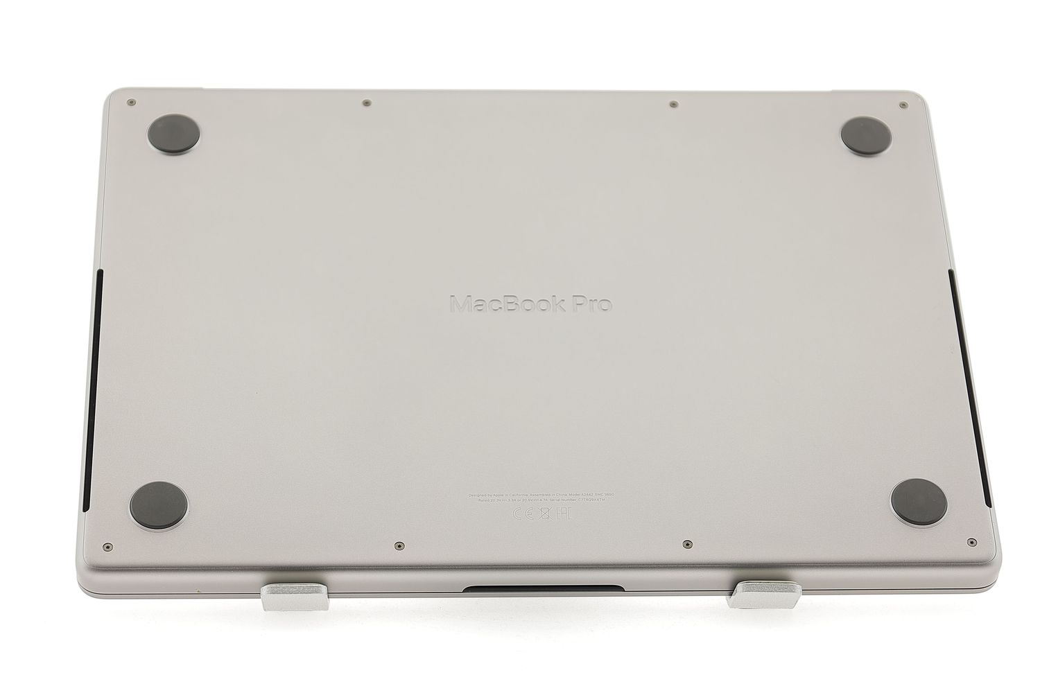 Apple MacBook Pro 14″ 2021, M1 Pro 8 Cores, 16 GB, 14 core GPU 512 GB Silver - Újszerű
