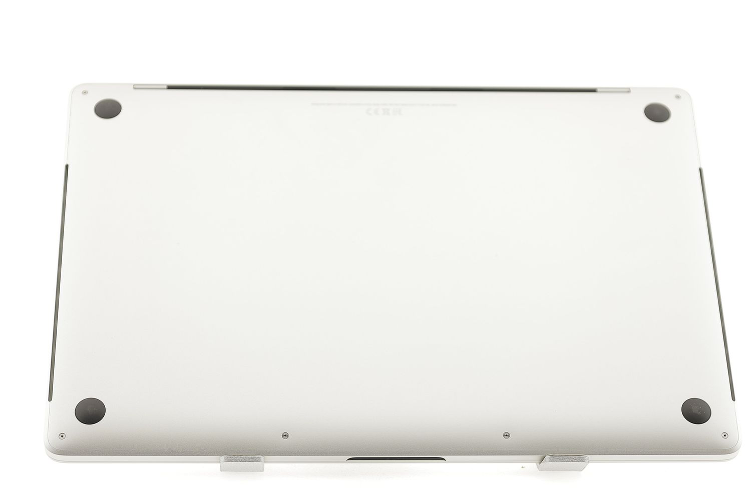 Apple MacBook Pro 15″ Touch Bar 2018, i7 2.2 GHz, 16 GB, AMD Radeon Pro 555X 256 GB Silver - Ca nou