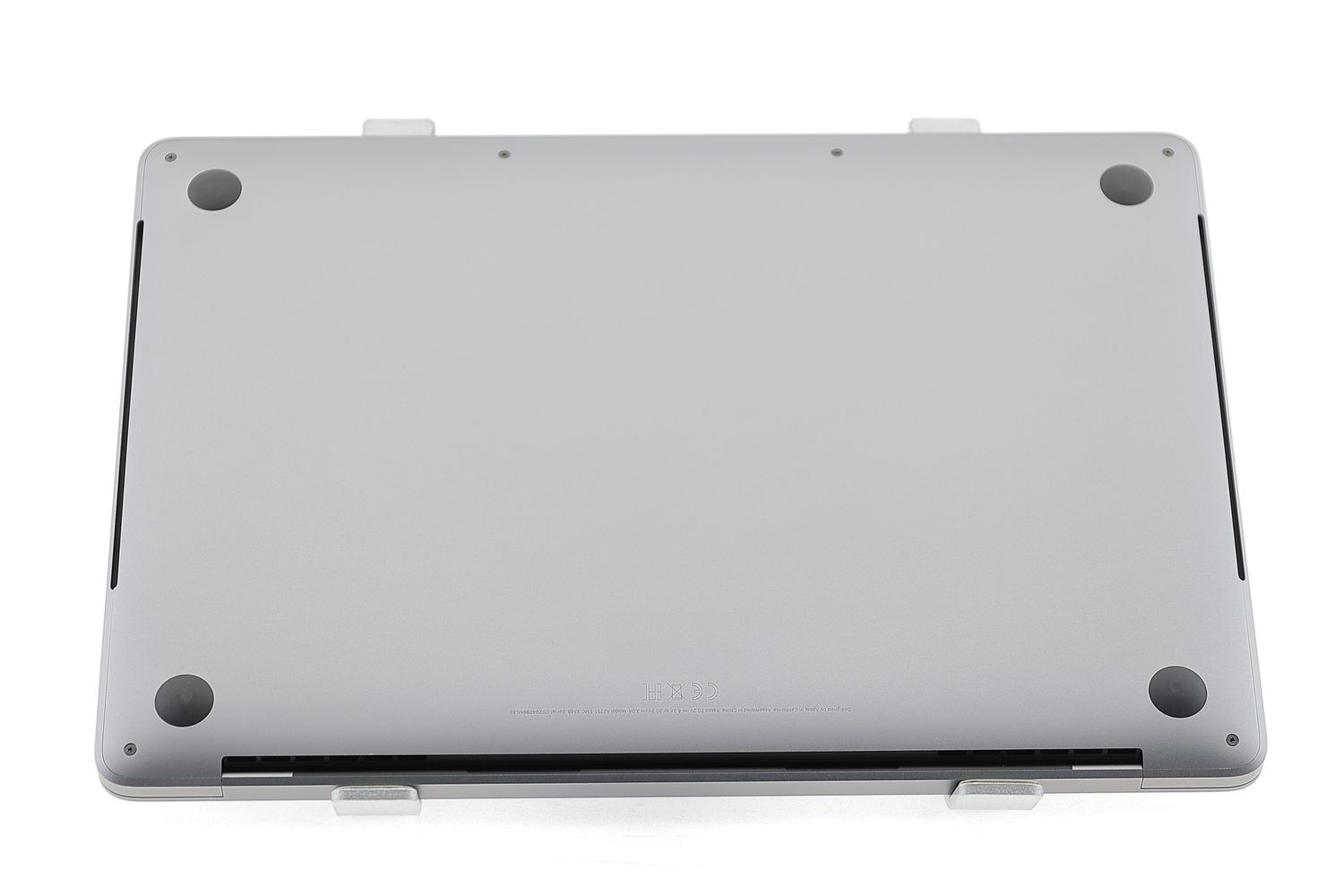 Apple MacBook Pro 13″ Touch Bar 2020, i7 2.3 GHz, 16 GB, Intel Iris Plus Graphics 512 GB Space Gray